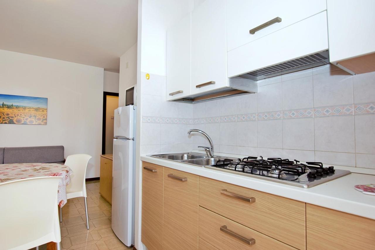 Residenza Canova Lignano Sabbiadoro Exterior foto