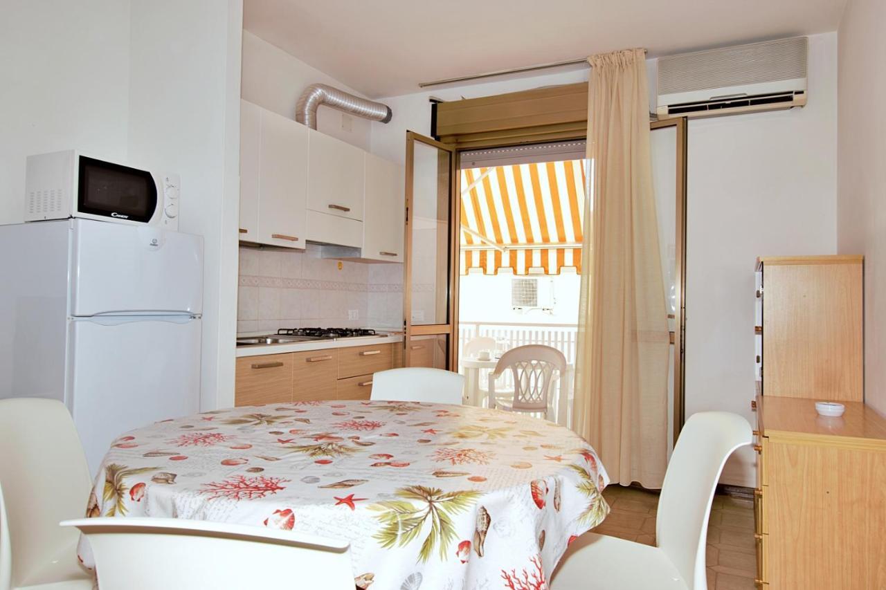 Residenza Canova Lignano Sabbiadoro Exterior foto