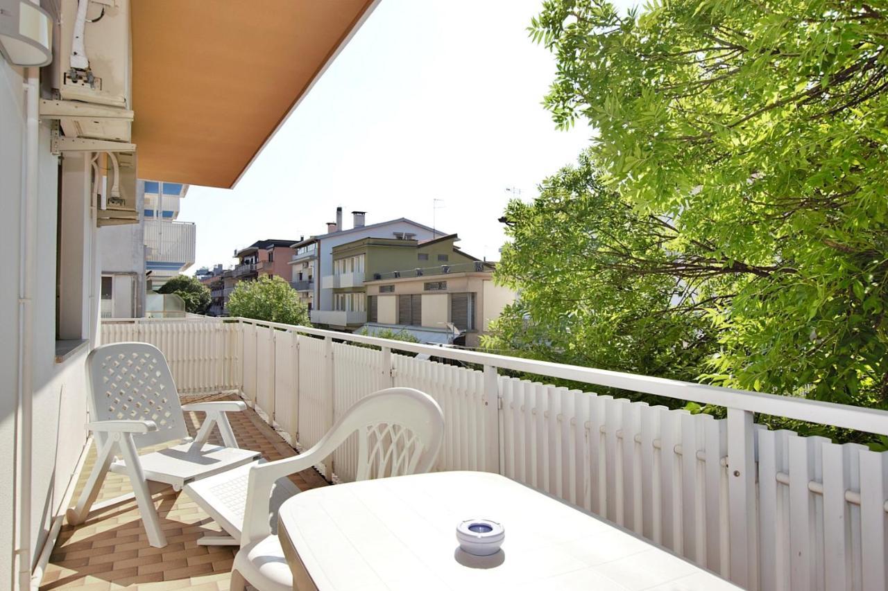Residenza Canova Lignano Sabbiadoro Exterior foto