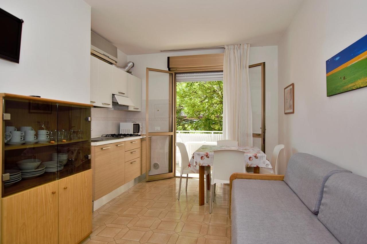 Residenza Canova Lignano Sabbiadoro Exterior foto