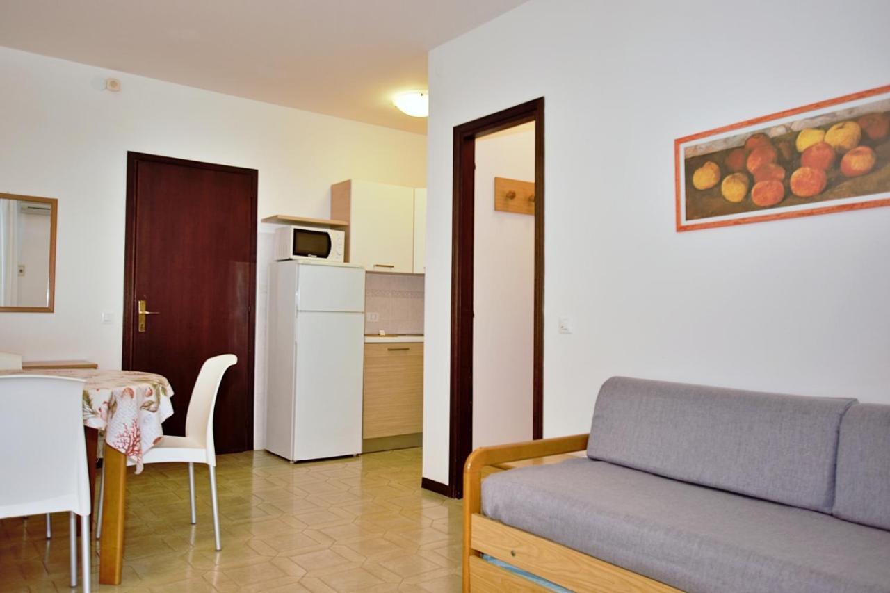 Residenza Canova Lignano Sabbiadoro Exterior foto