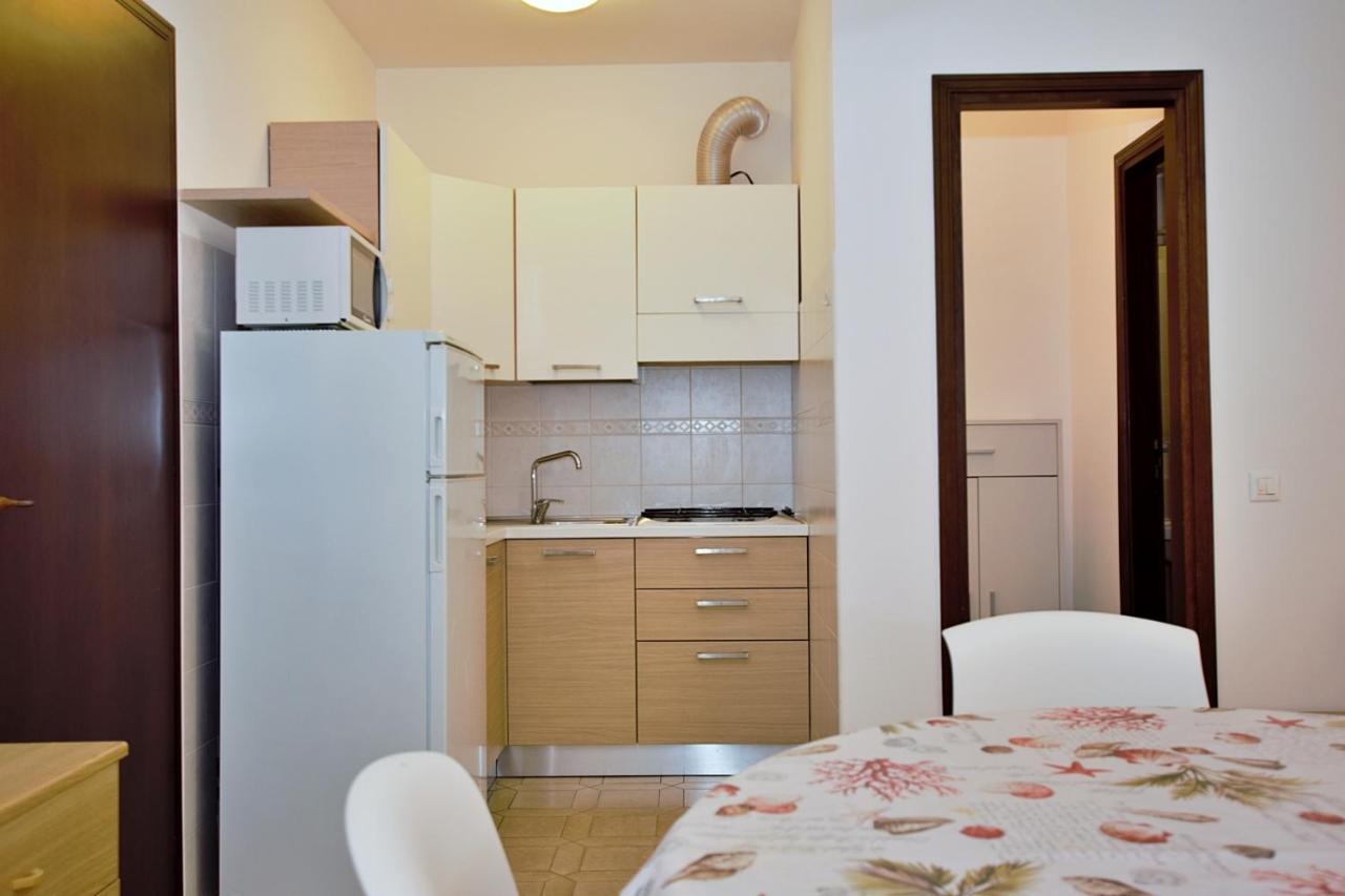 Residenza Canova Lignano Sabbiadoro Exterior foto