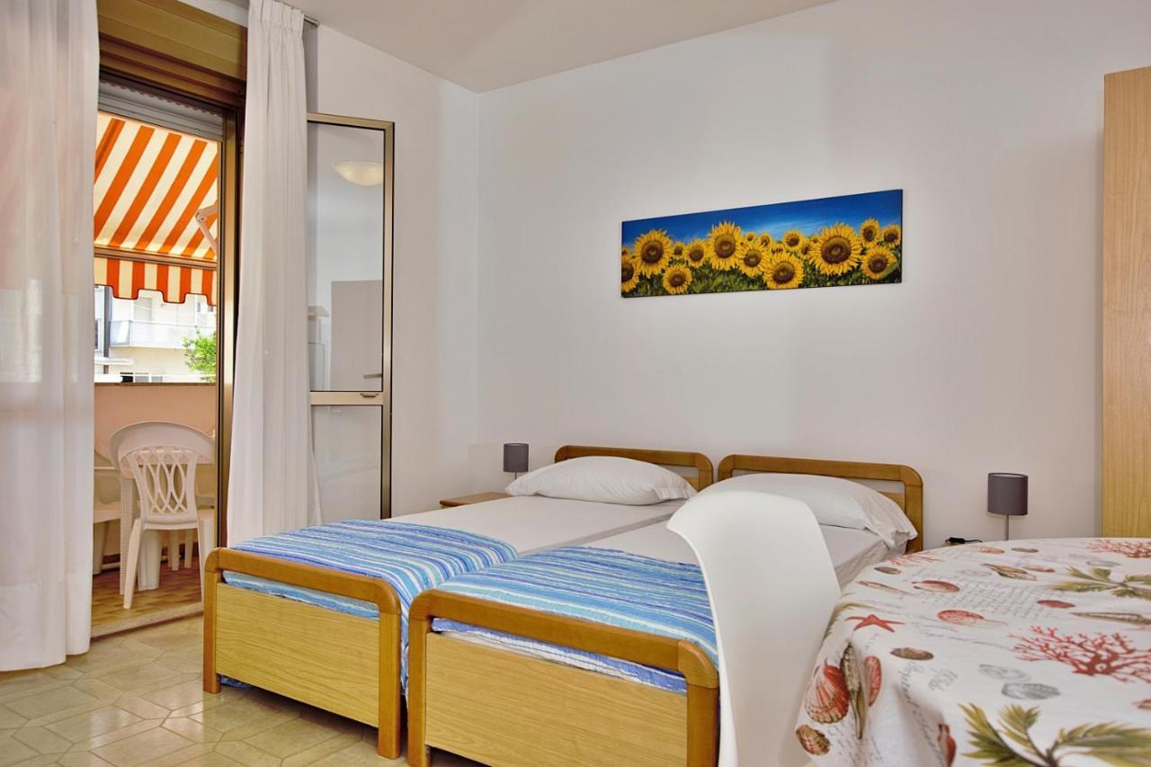 Residenza Canova Lignano Sabbiadoro Exterior foto