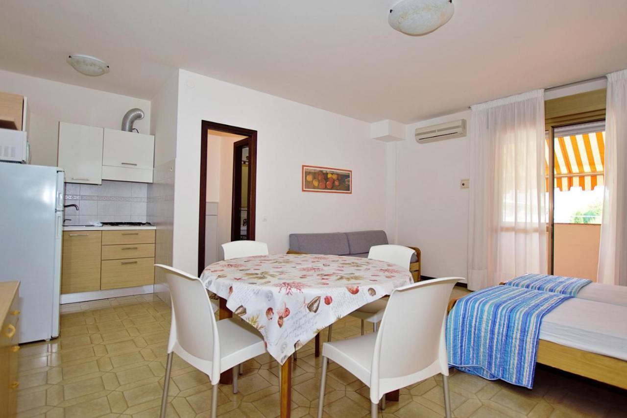 Residenza Canova Lignano Sabbiadoro Exterior foto